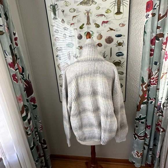 GAP Shaker-Stitch Turtleneck Sweater - Picture 16 of 16